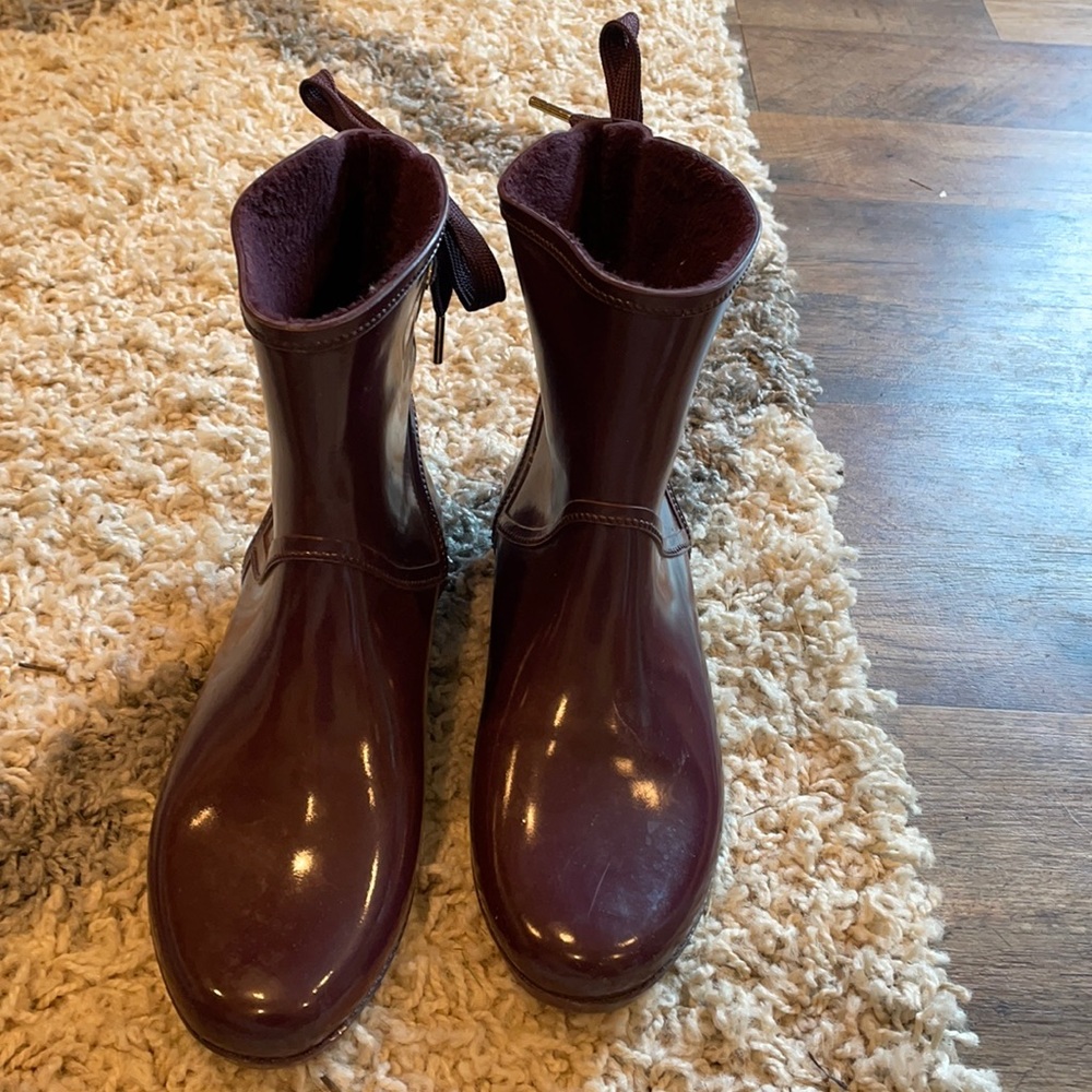 Micheal Kors maroon rainboots - Picture 1 of 2
